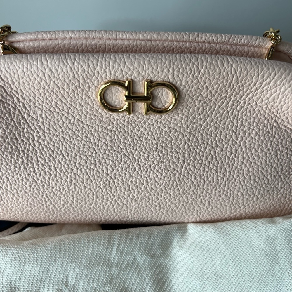 NWOT Ferragamo Gancini Leather Clutch Bag w/ Strap - Picture 8 of 16